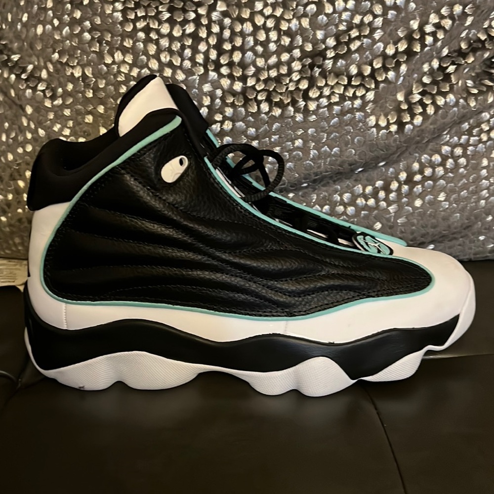 Jordan, PRO STRONG sneakers.